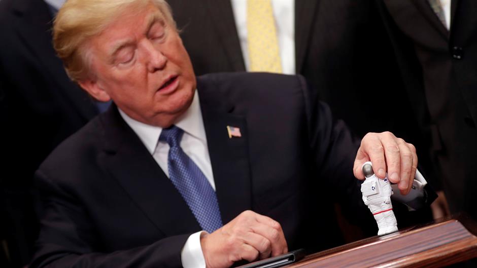 2017-12-11T202325Z_818647587_RC19306B0020_RTRMADP_3_USA-TRUMP-SPACE