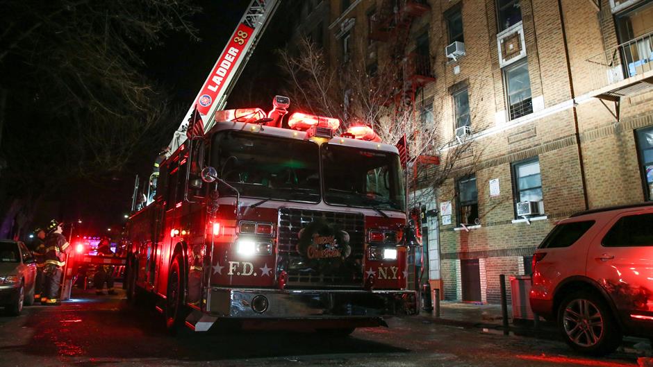 2017-12-29T051451Z_54540418_RC15658381C0_RTRMADP_3_NEW-YORK-FIRE