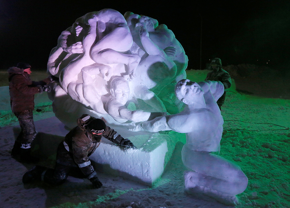 REUTERS/Ilya Naymushin