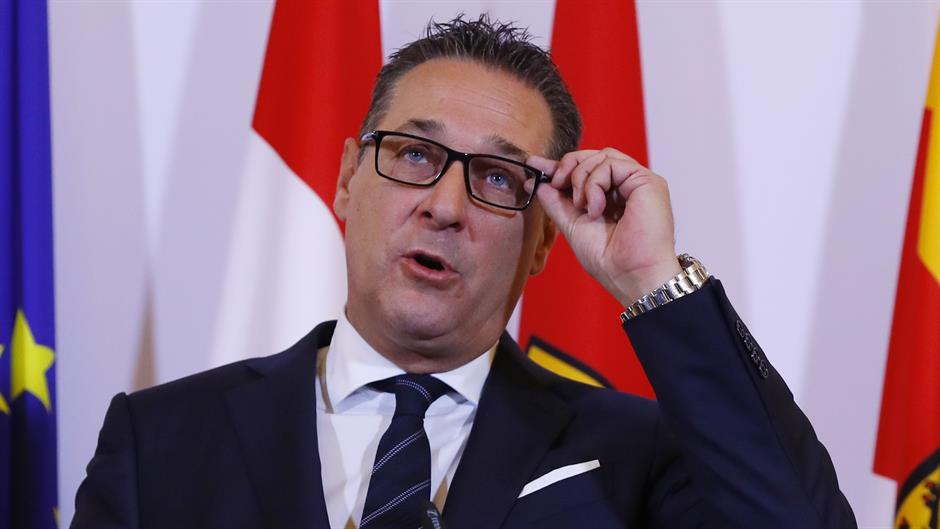 2018-01-10T093344Z_1666931320_UP1EE1A0QK7OG_RTRMADP_3_AUSTRIA-POLITICS