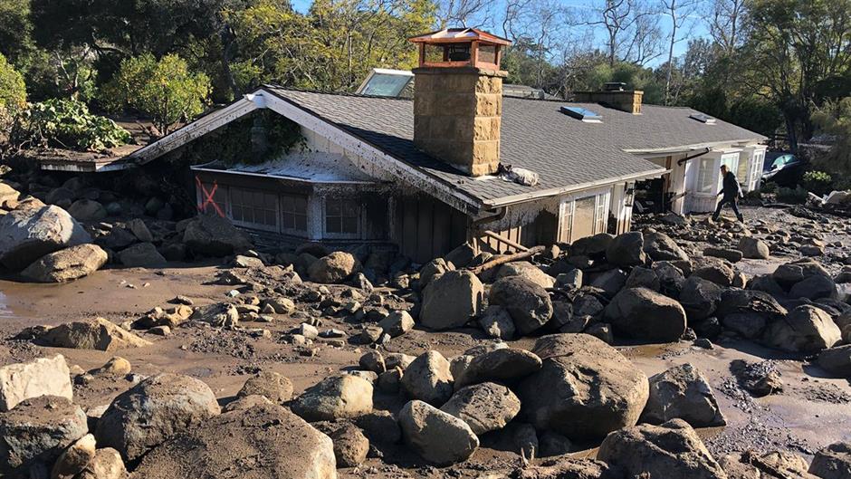 2018-01-10T233342Z_1961936856_RC1F074256D0_RTRMADP_3_CALIFORNIA-MUDSLIDES