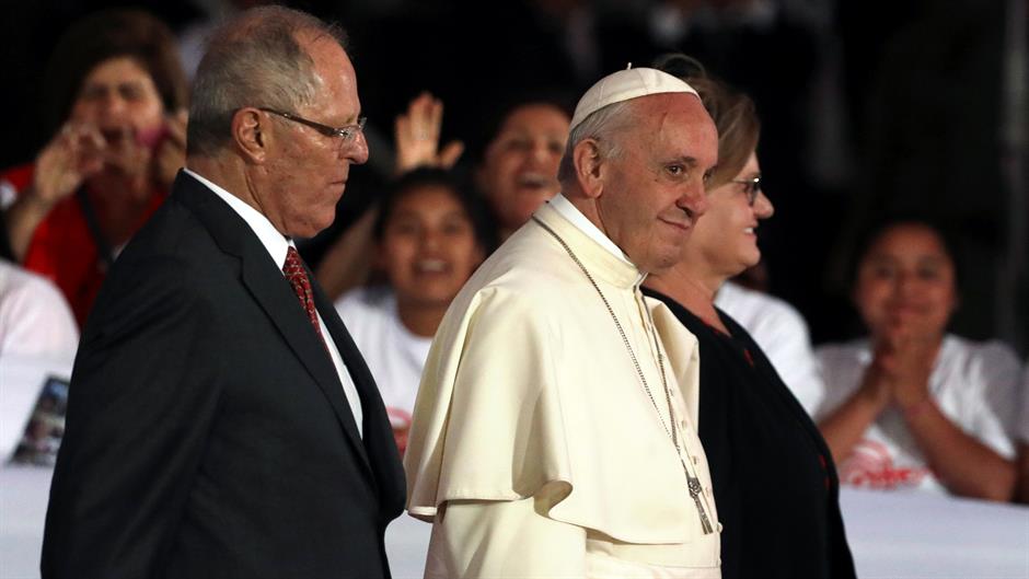 2018-01-22T002447Z_867604276_RC115F857FF0_RTRMADP_3_POPE-PERU