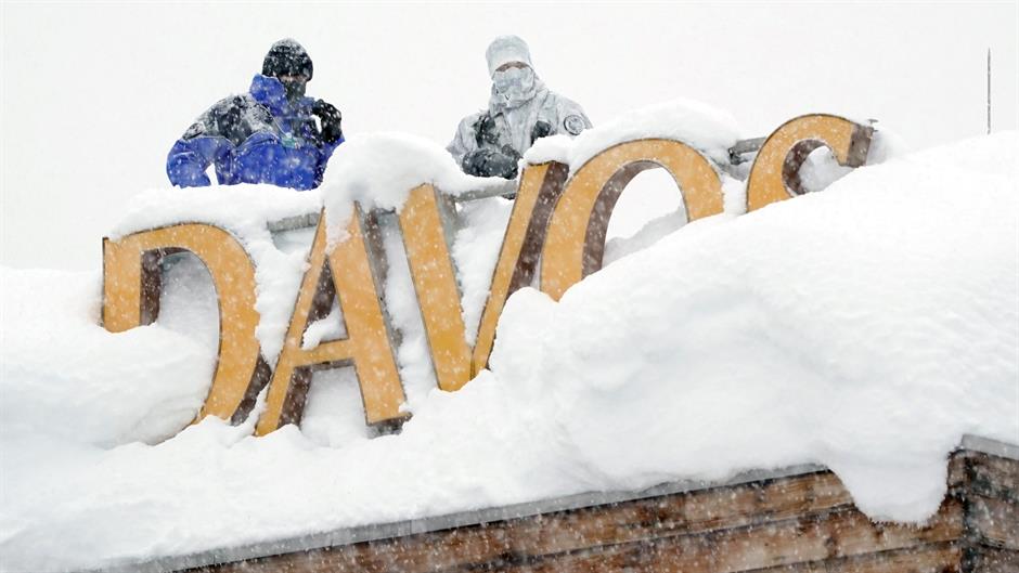 2018-01-22T171759Z_113719134_RC17063B4C30_RTRMADP_3_DAVOS-MEETING-SECURITY-PREPS