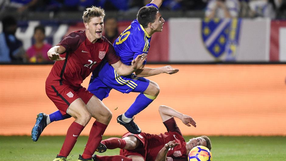 2018-01-29T044751Z_1649226782_NOCID_RTRMADP_3_SOCCER-INTERNATIONAL-FRIENDLY-SOCCER-BOSNIA-AND-HERZEGOVINA-AT-USA
