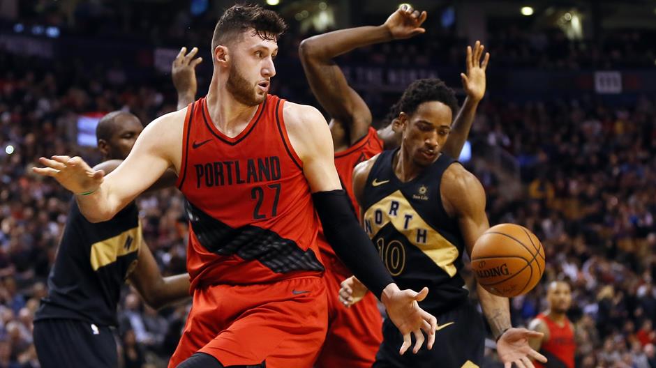 2018-02-03T030418Z_2108206802_NOCID_RTRMADP_3_NBA-PORTLAND-TRAIL-BLAZERS-AT-TORONTO-RAPTORS