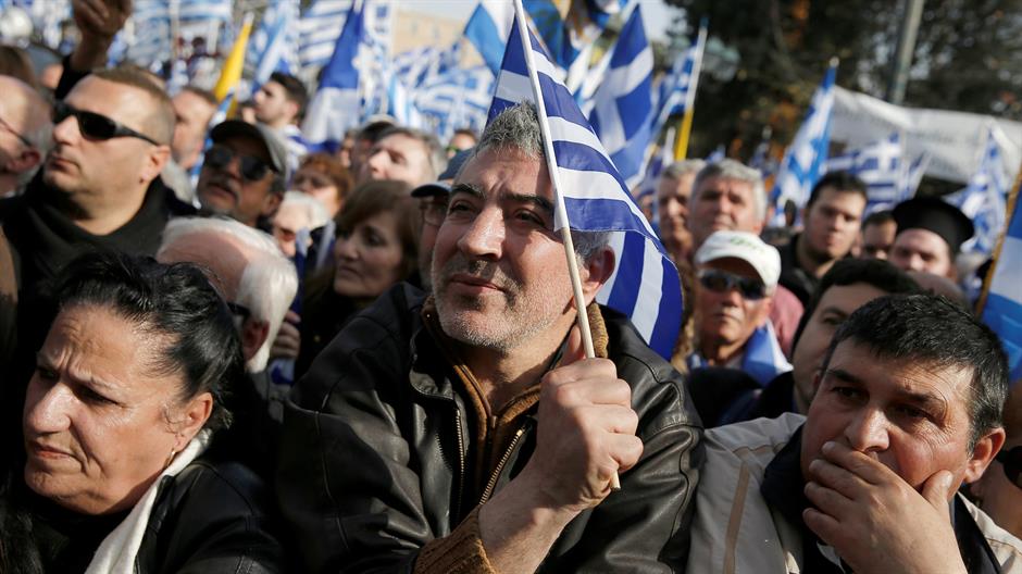 2018-02-04T140153Z_1463485048_RC1AFD946EA0_RTRMADP_3_GREECE-MACEDONIA-PROTESTS