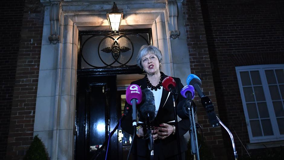 2018-02-12T190718Z_507067487_RC156F2FC360_RTRMADP_3_NIRELAND-POLITICS