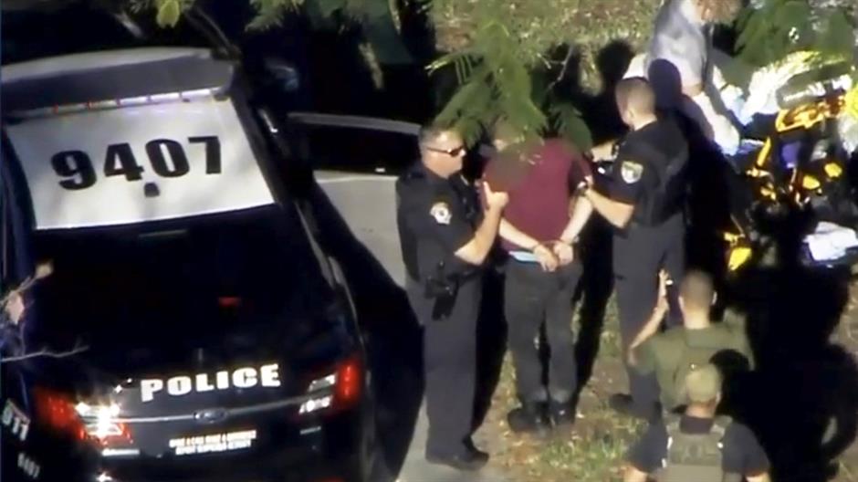 2018-02-14T214121Z_1691447644_RC19A0E2C7E0_RTRMADP_3_FLORIDA-SHOOTING