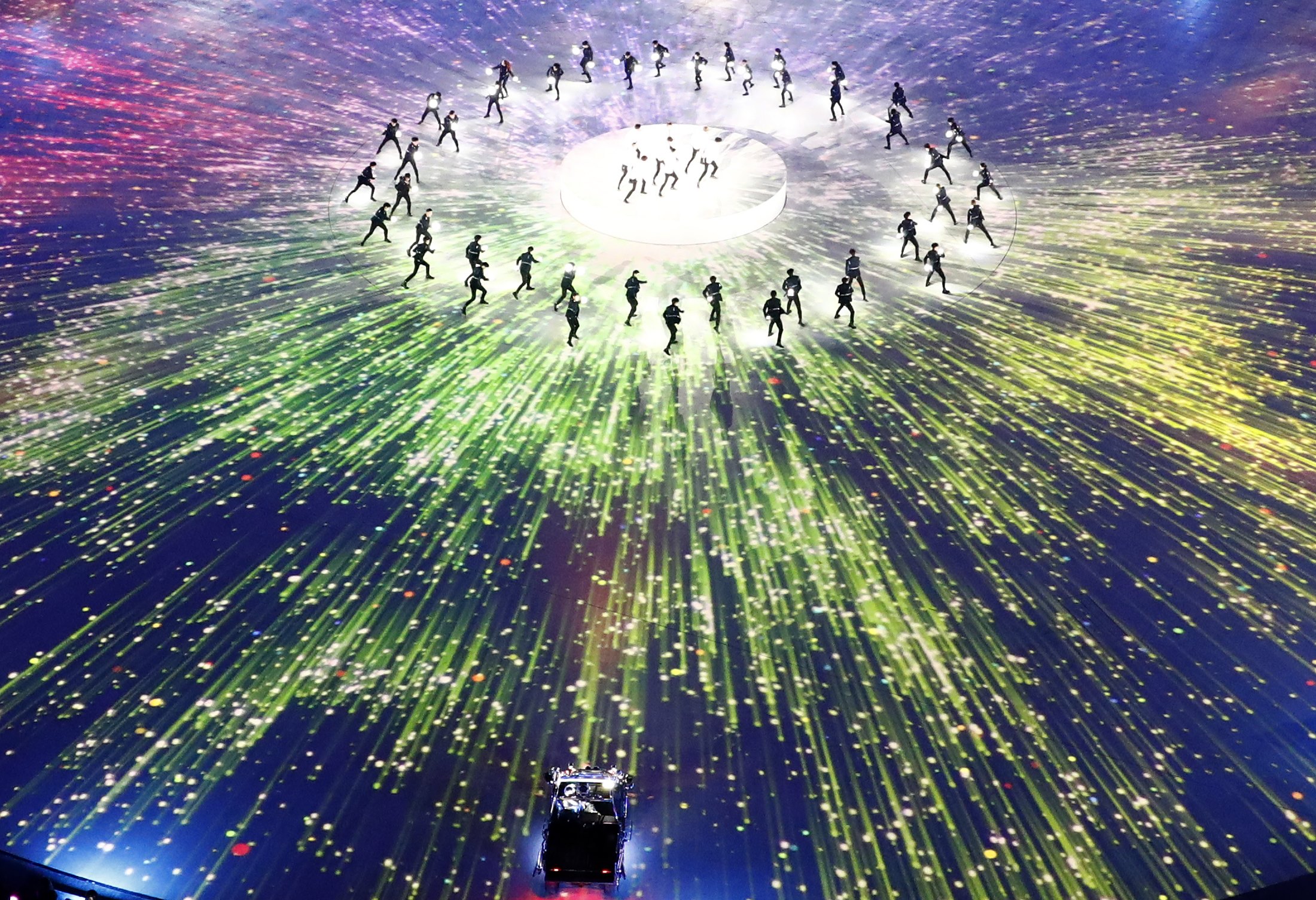 2018-02-25T135058Z_583691437_DEVEE2P12GWN7_RTRMADP_3_OLYMPICS-2018-CLOSING