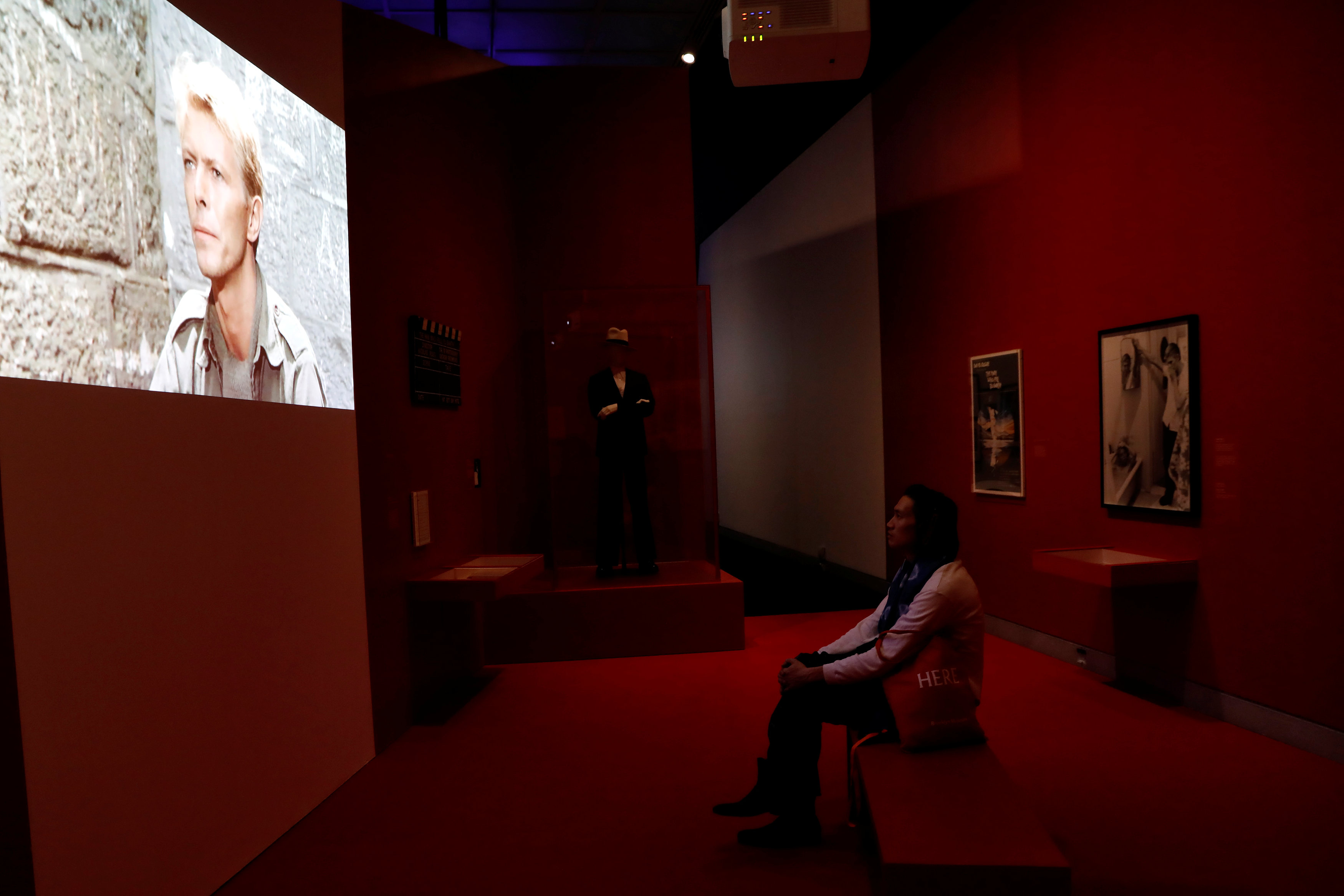 2018-02-28T193819Z_88030778_RC1BA8AD37B0_RTRMADP_3_EXHIBITION-DAVID-BOWIE