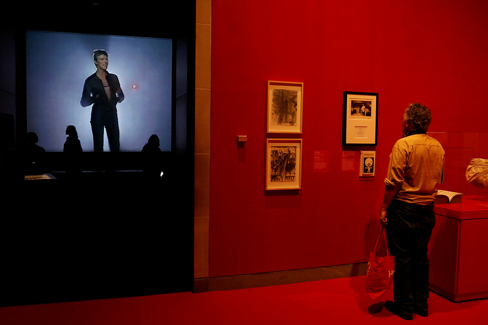2018-02-28T194600Z_922379916_RC1C77D603D0_RTRMADP_3_EXHIBITION-DAVID-BOWIE
