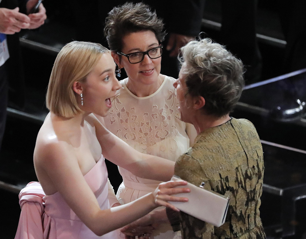 2018-03-05T052742Z_1684325085_HP1EE350F65GL_RTRMADP_3_AWARDS-OSCARS-SHOW