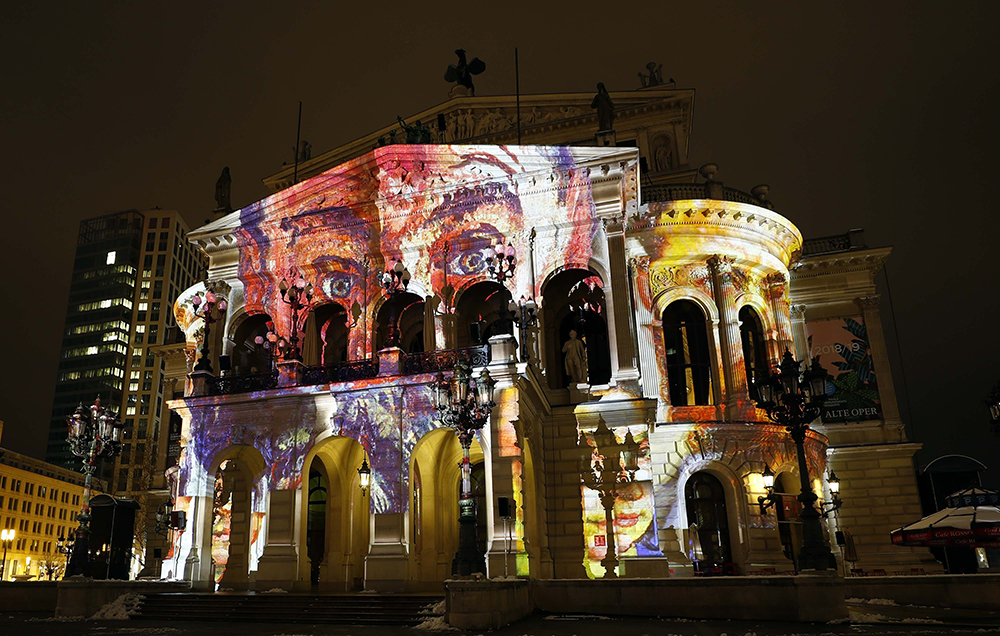 2018-03-18T194215Z_2118338450_UP1EE3I1IQEOB_RTRMADP_3_GERMANY-ART-LUMINALE