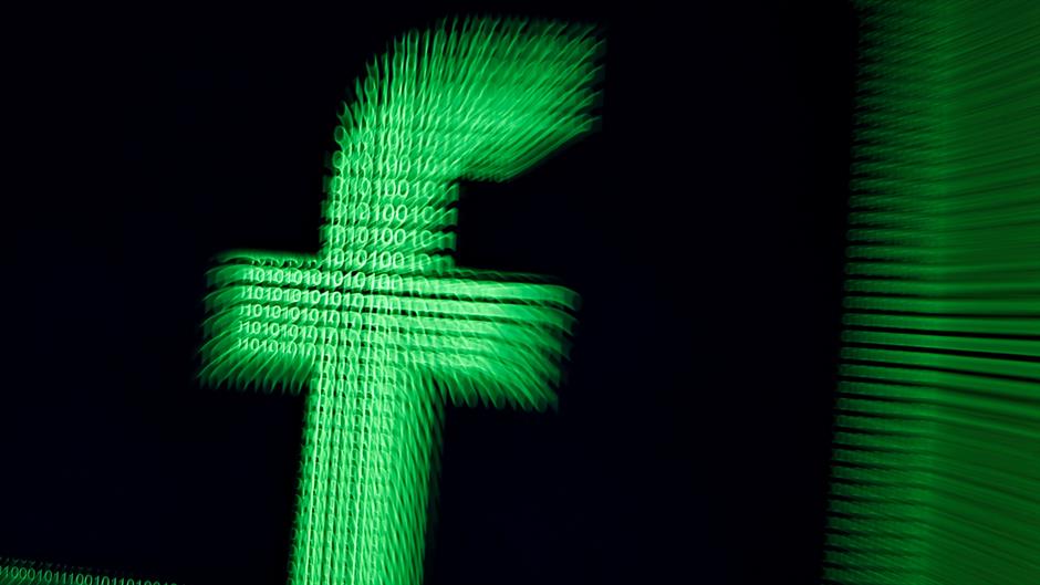 2018-03-26T011215Z_1100256326_RC1E5C2F6130_RTRMADP_3_FACEBOOK-DATA-HISTORY