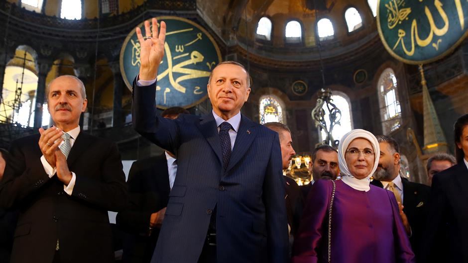 2018-03-31T130112Z_34305304_RC11CD4415D0_RTRMADP_3_TURKEY-CULTURE