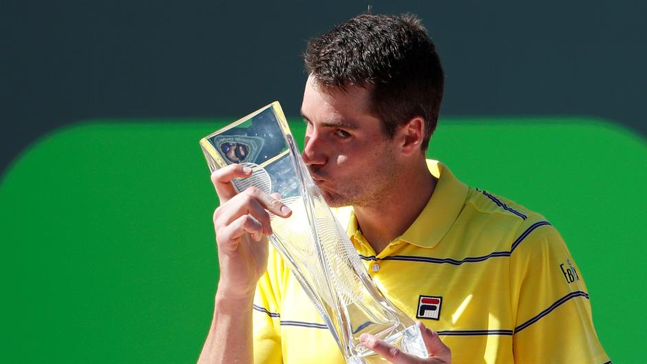 2018-04-02T002520Z_1679779430_RC18ABFC5EA0_RTRMADP_3_TENNIS