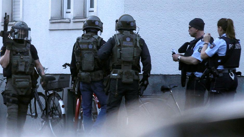 2018-04-07T184526Z_508135181_RC176D522410_RTRMADP_3_GERMANY-CRASH