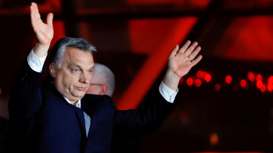 2018-04-08T222501Z_833191775_RC18218A7500_RTRMADP_3_HUNGARY-ELECTION-SUPPORTERS-ORBAN