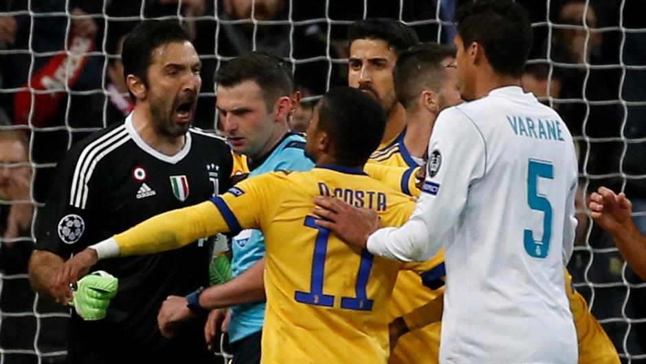 2018-04-11T204256Z_1318662755_RC16EA7F5820_RTRMADP_3_SOCCER-CHAMPIONS-MAD-JUV