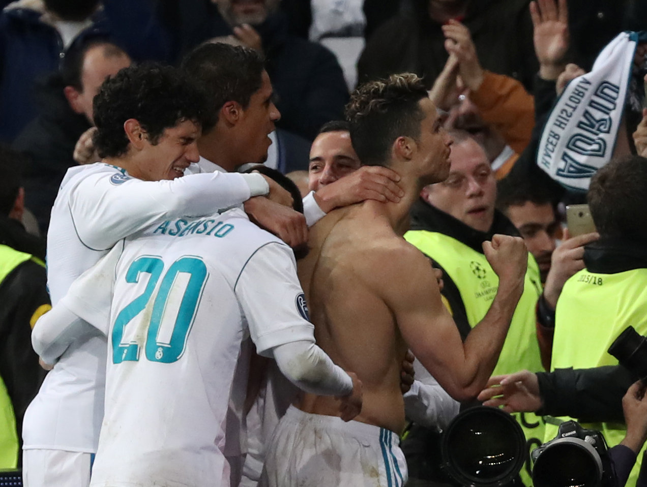 2018-04-11T210424Z_1467843341_RC1904B5CA30_RTRMADP_3_SOCCER-CHAMPIONS-MAD-JUV
