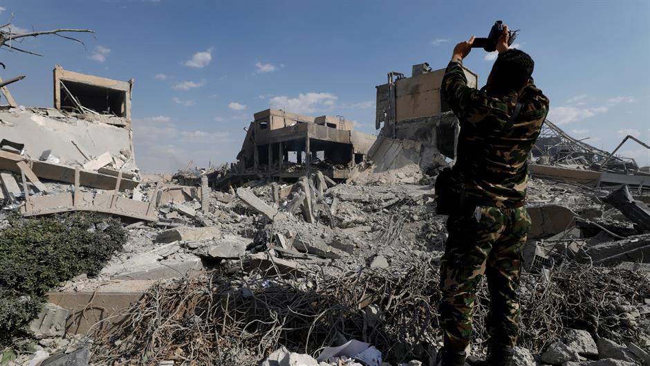 2018-04-14T144849Z_862361739_RC16A40FE3F0_RTRMADP_3_MIDEAST-CRISIS-SYRIA