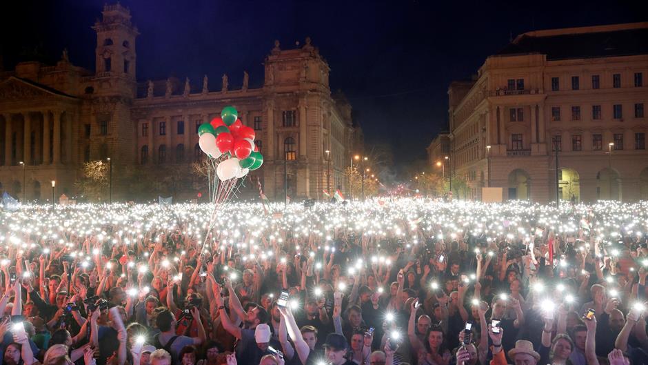 2018-04-14t184303z-1185025580-rc12f3571700-rtrmadp-3-hungary-election-protests-191649.jpeg