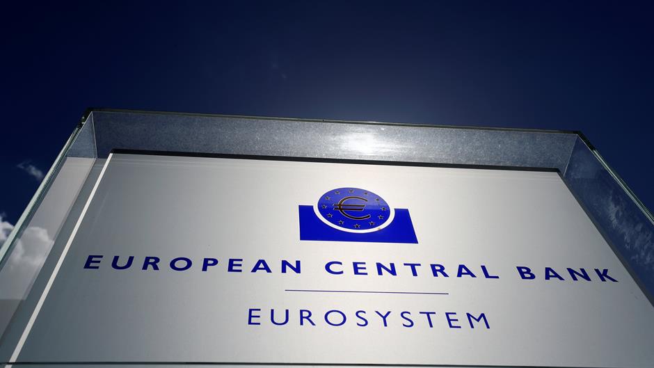 2018-04-26T114034Z_836356874_RC1E21A3AD90_RTRMADP_3_ECB-POLICY