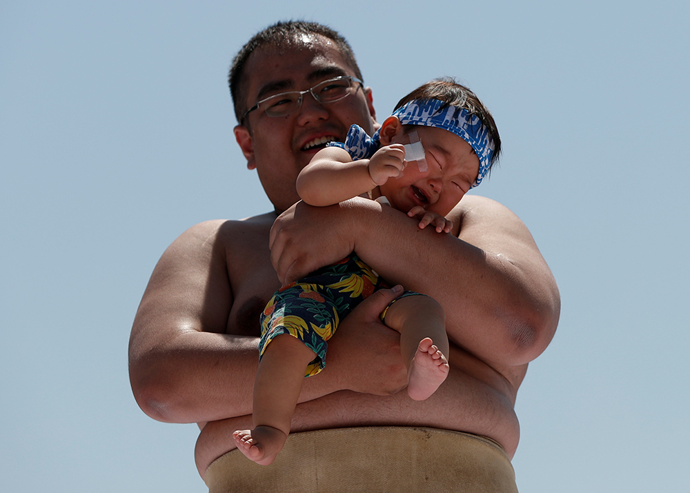 2018-04-28T061018Z_650082043_RC13B07214B0_RTRMADP_3_SUMO-JAPAN-BABIES