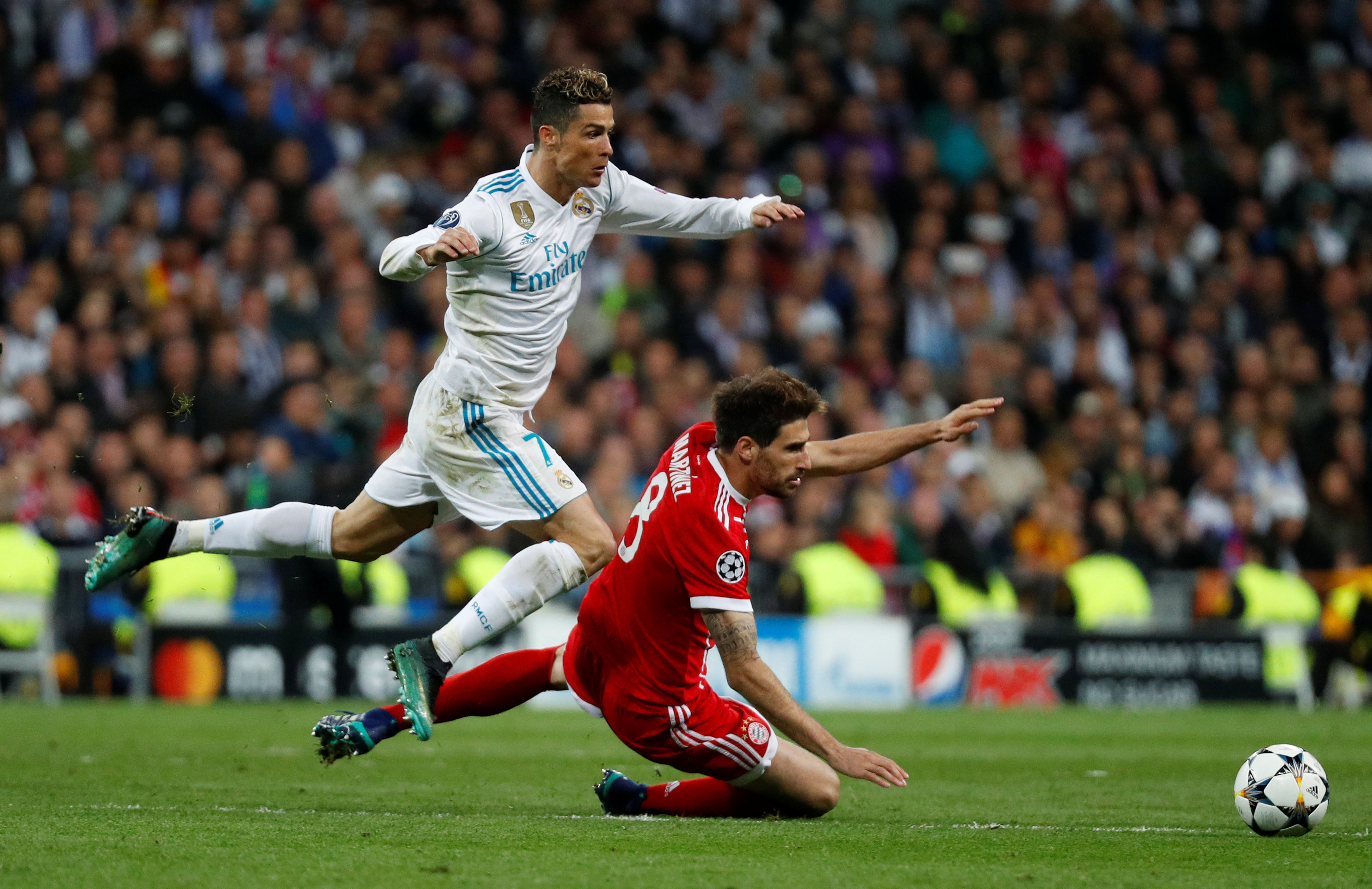 2018-05-01T203342Z_566619492_RC1315CC05B0_RTRMADP_3_SOCCER-CHAMPIONS-MAD-BAY