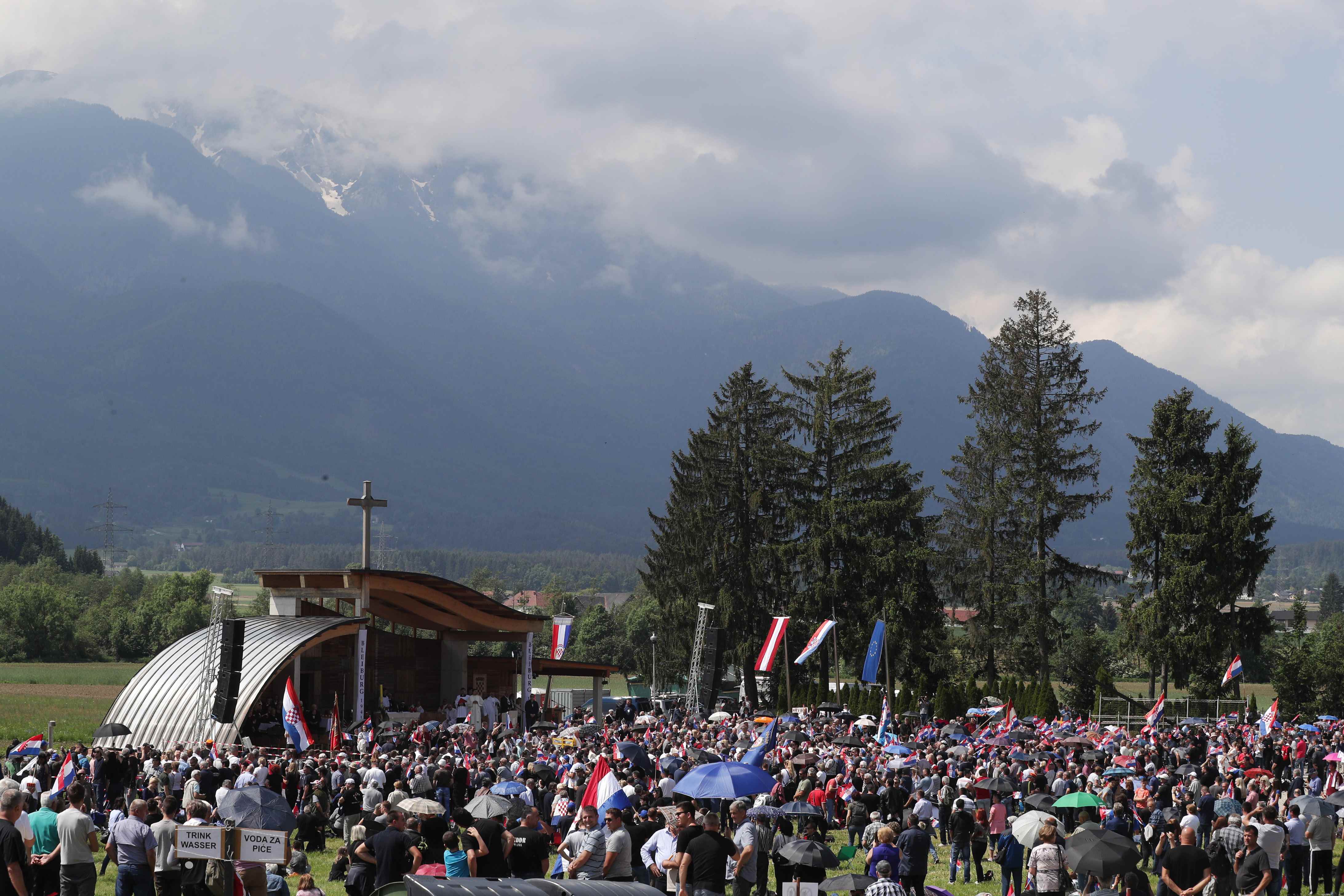 2018-05-12T093808Z_1786579925_UP1EE5C0QRJ3F_RTRMADP_3_AUSTRIA-CROATIA-WW2-MEMORIAL