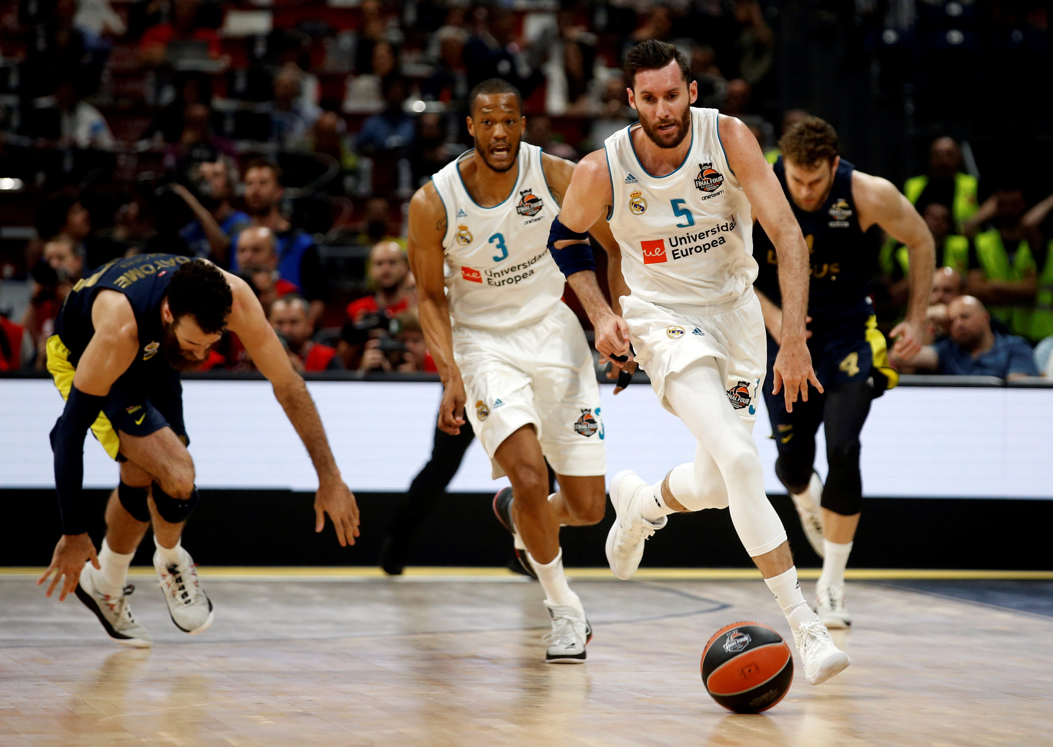 2018-05-20T184426Z_1168751464_RC1E7959DEC0_RTRMADP_3_BASKETBALL-EUROLEAGUE