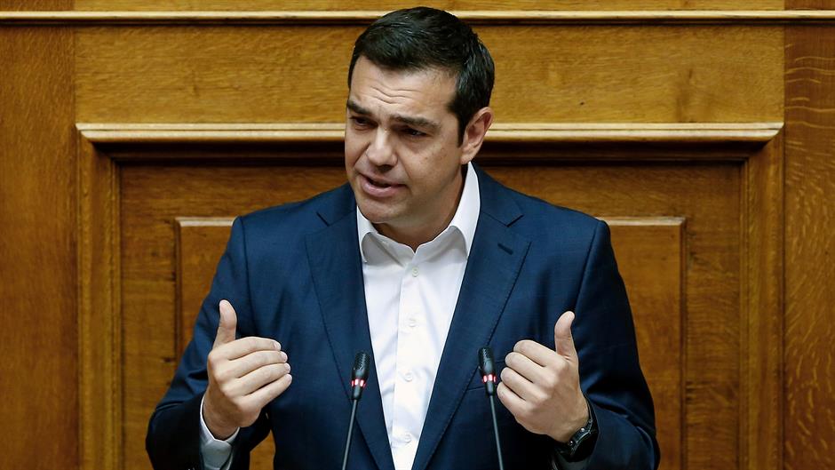 2018-05-23T124726Z_1351267102_RC159DB51400_RTRMADP_3_GREECE-POLITICS-TSIPRAS