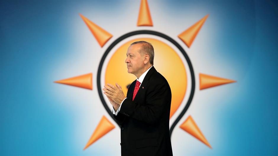 2018-05-25T061400Z_602150572_RC1E13ADD790_RTRMADP_3_TURKEY-ELECTION