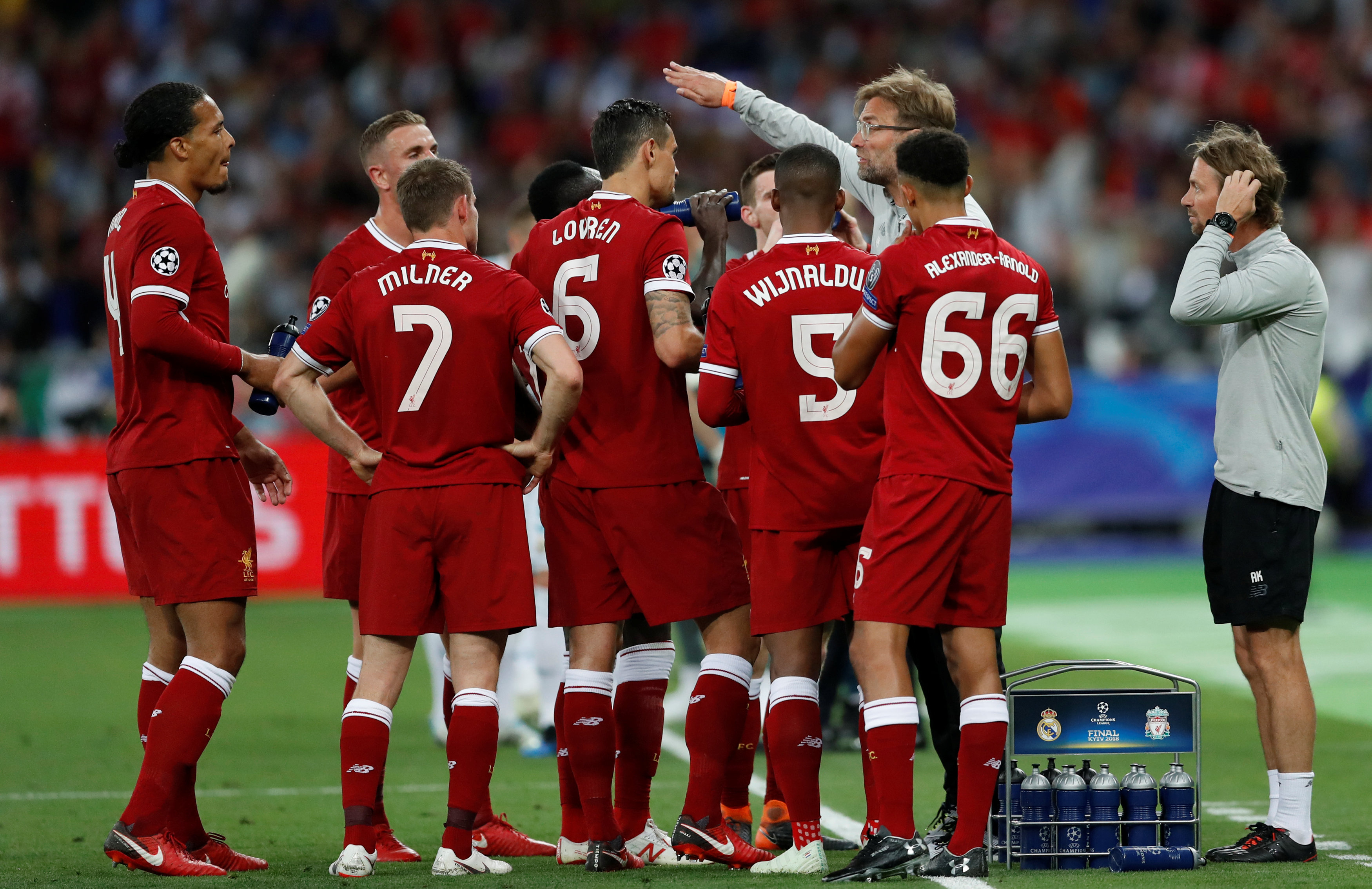 2018-05-26T192246Z_1467471221_RC1F0D9BE200_RTRMADP_3_SOCCER-CHAMPIONS-FINAL