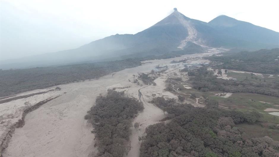 2018-06-04T184239Z_1772528309_RC1E96DFEAC0_RTRMADP_3_GUATEMALA-VOLCANO