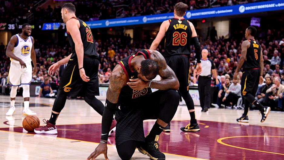 2018-06-09T055552Z_949071709_RC161F594F00_RTRMADP_3_BASKETBALL-NBA-CLE-GSW