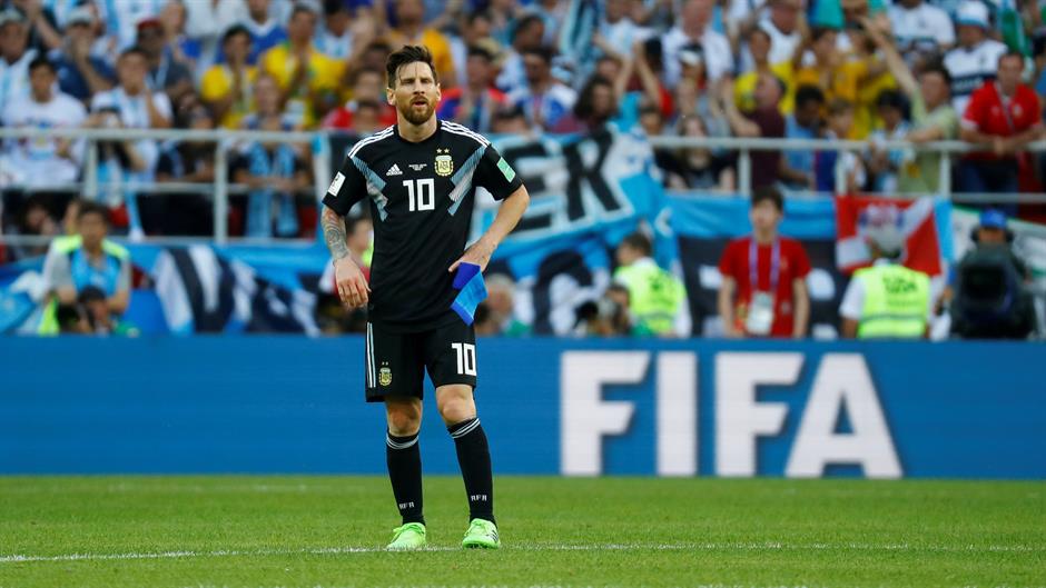 2018-06-16T162209Z_1795942796_RC1CF0665020_RTRMADP_3_SOCCER-WORLDCUP-ARG-ICE