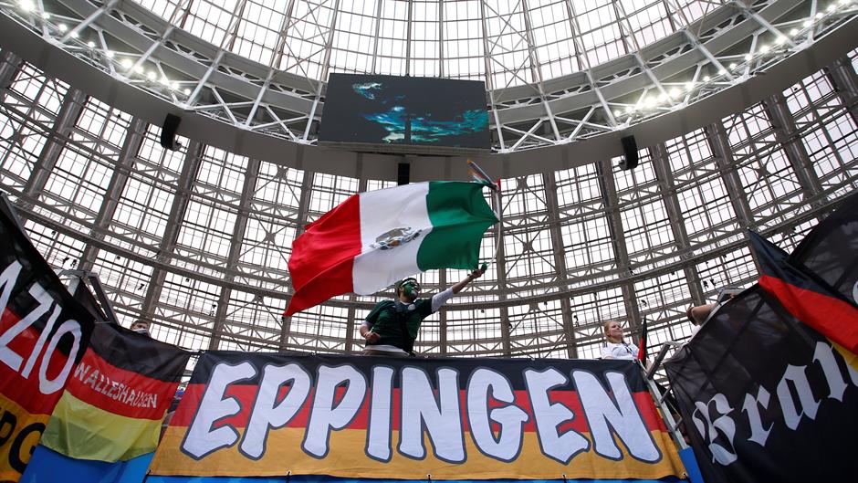 2018-06-17T135941Z_1958705182_RC16478D89B0_RTRMADP_3_SOCCER-WORLDCUP-GER-MEX