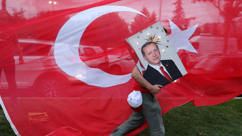 2018-06-24T175500Z_676975198_RC1F01DE3BB0_RTRMADP_3_TURKEY-ELECTION