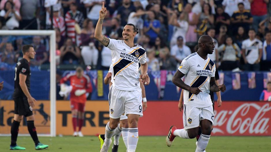 2018-07-05T033617Z_1997221261_NOCID_RTRMADP_3_MLS-D-C-UNITED-AT-LOS-ANGELES-GALAXY