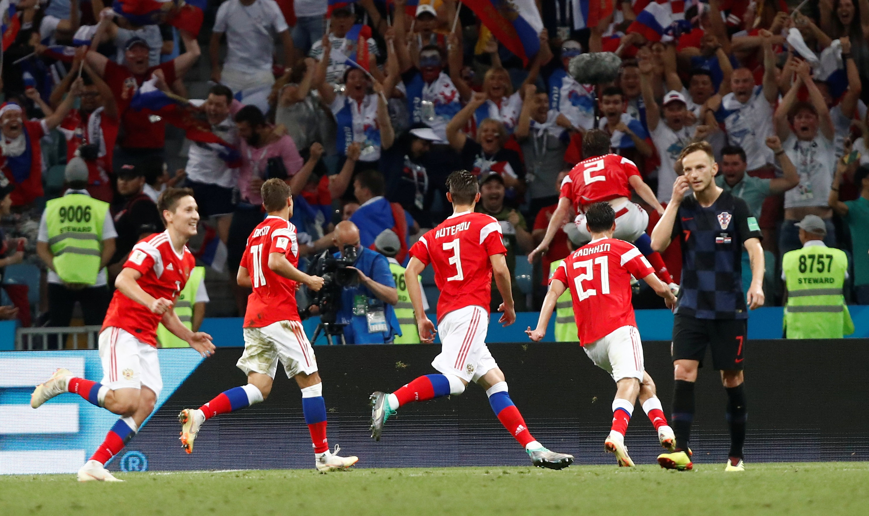 2018-07-07T203810Z_709758830_RC16D9B0F1D0_RTRMADP_3_SOCCER-WORLDCUP-RUS-CRO