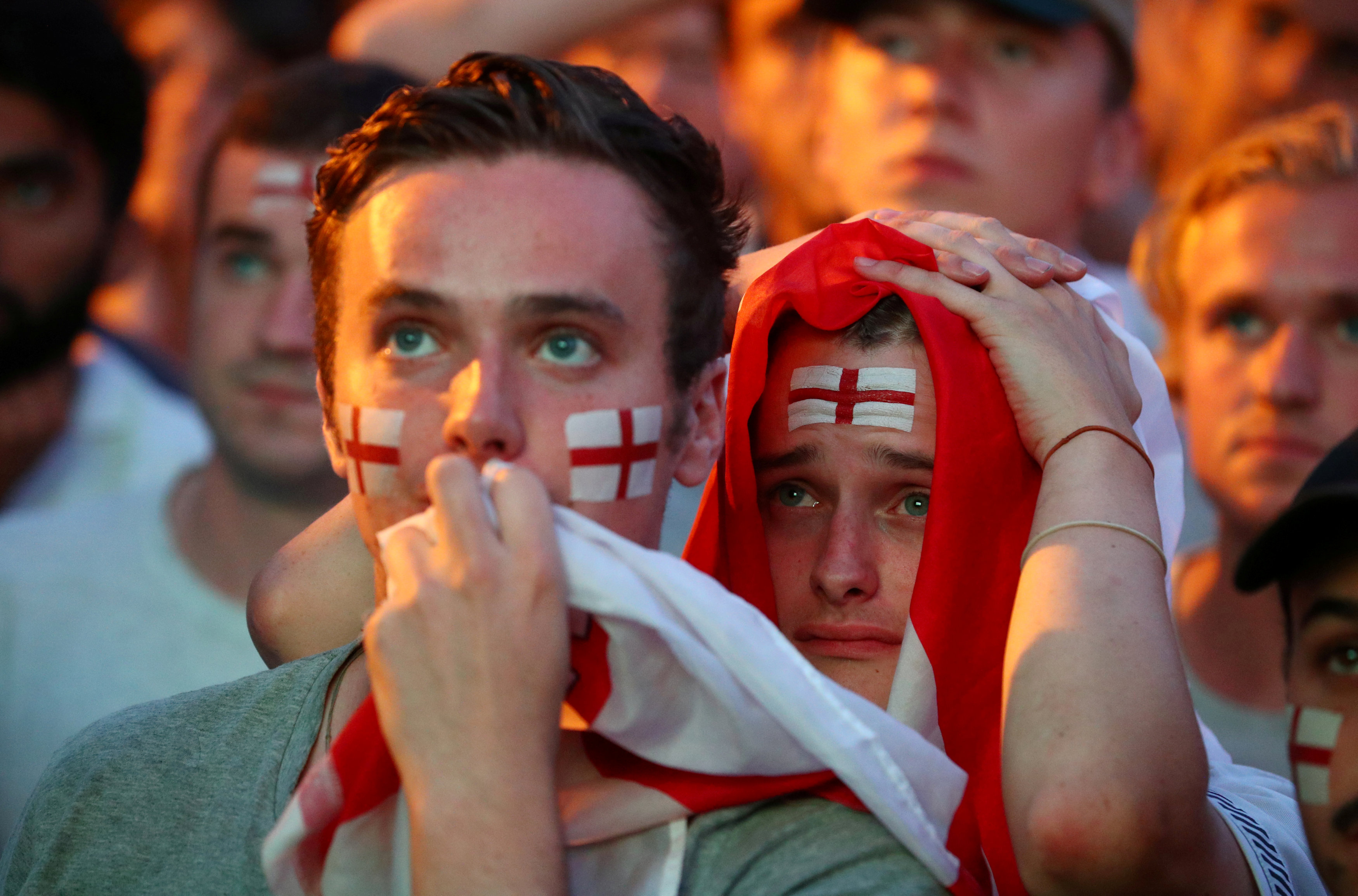 2018-07-11T211347Z_1625318311_RC1347DACEA0_RTRMADP_3_SOCCER-WORLDCUP-CRO-ENG-FANS