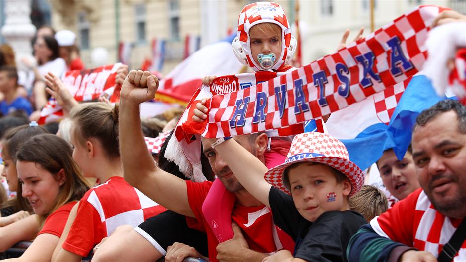 2018-07-16T103231Z_836866654_RC1B24E70C40_RTRMADP_3_SOCCER-WORLDCUP-CRO