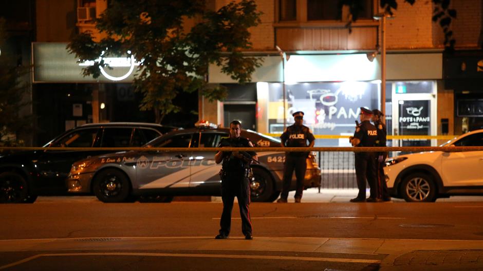 2018-07-23T045054Z_371784021_RC1A42DEB230_RTRMADP_3_CANADA-SHOOTING