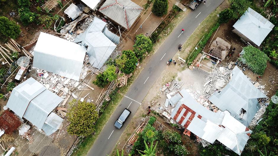 2018-07-30T085722Z_768337285_RC18196F8290_RTRMADP_3_INDONESIA-QUAKE