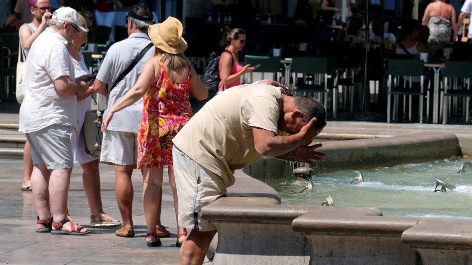 2018-08-03T150646Z_28656293_RC16F84D1EA0_RTRMADP_3_EUROPE-WEATHER-SPAIN