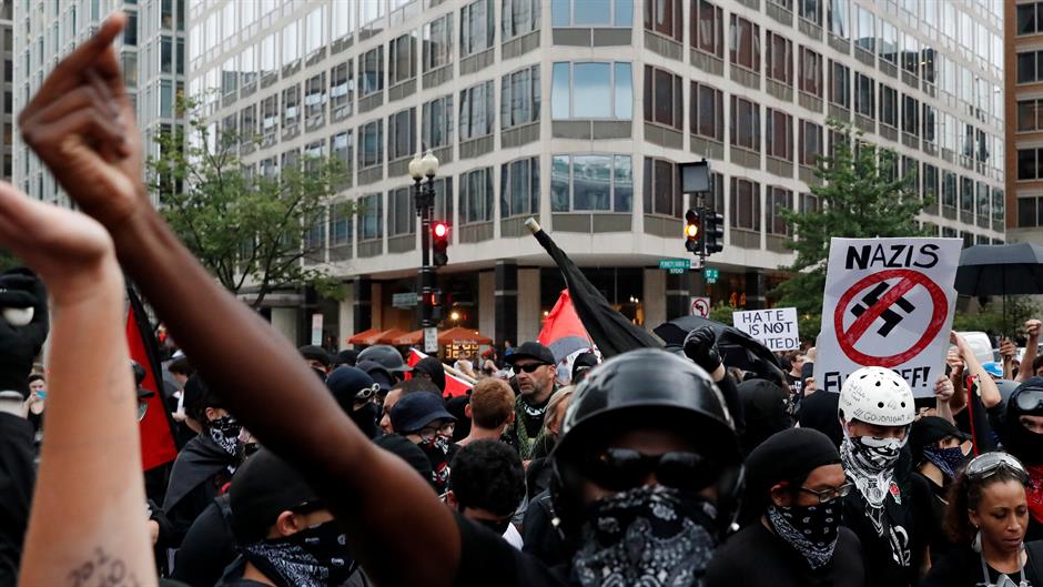 2018-08-12T205451Z_268066232_RC12263C4940_RTRMADP_3_USA-PROTESTS
