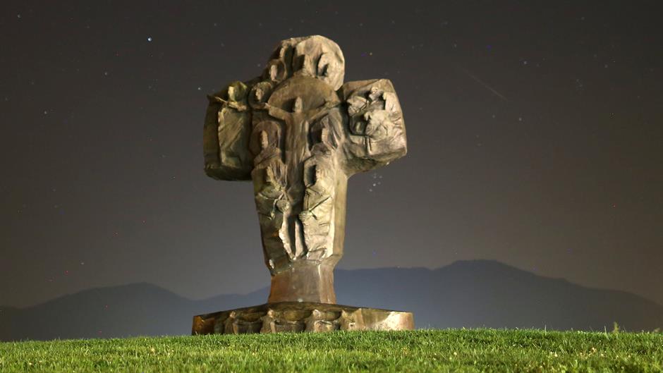 2018-08-13T033435Z_1311924460_RC13BB1E26B0_RTRMADP_3_METEOR-SHOWER-BOSNIA