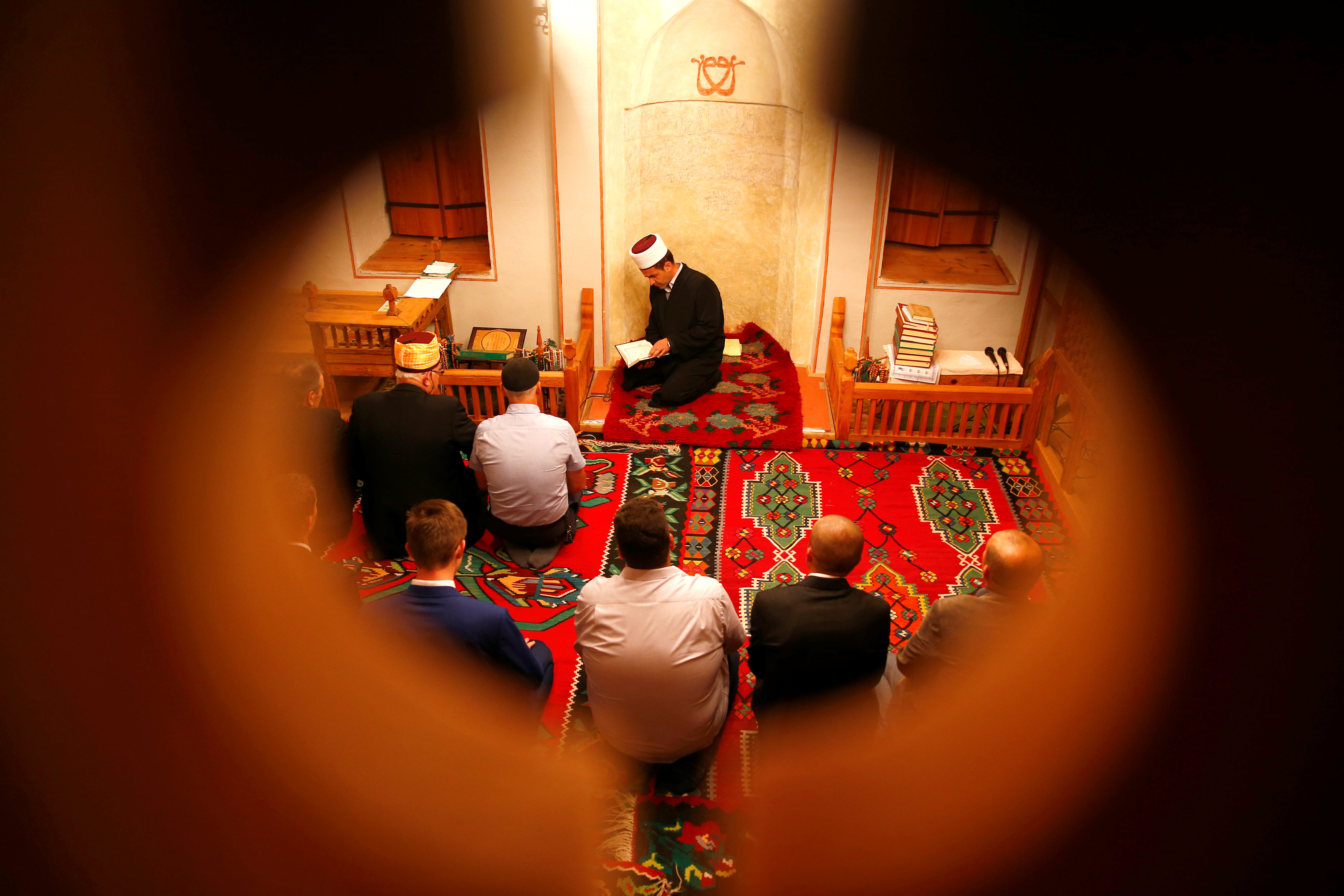 2018-08-21T122759Z_590481455_RC14F83A3A00_RTRMADP_3_RELIGION-EID-BOSNIA