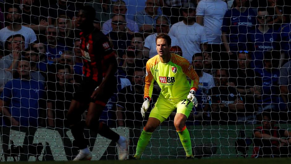 2018-09-01T151828Z_2038843455_RC1B73B155B0_RTRMADP_3_SOCCER-ENGLAND-CHE-BOU